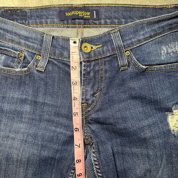 Levi’s 524 Too Superlow Jeans Women 3M Blue Stretch Dark Wash Denim Distressed - Picture 8 of 15